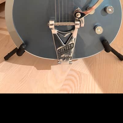 Gretsch G6134T-140 140th Anniversary Double Platinum Penguin 2023 - Present - Two-Tone Stone Platinum / Pure Platinum image 4