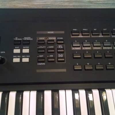 Yamaha S30 Synthesizer 61 key image 3