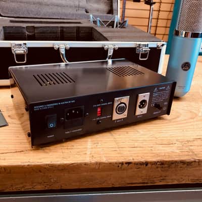 AKG Perception 820 Tube Microphone w/Power Source, Shockmount & Case image 6