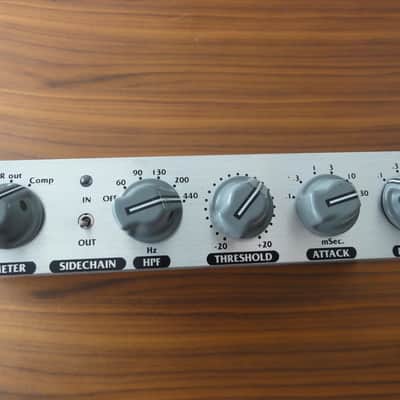 Chameleon Labs 7720 Stereo VCA compressor with JLM Audio mod image 3