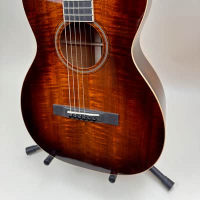 : Martin Custom Shop 0-12 Fret - All Fiddleback Mahogany, Hide Glue (MINT / UNPLAYED) image 2