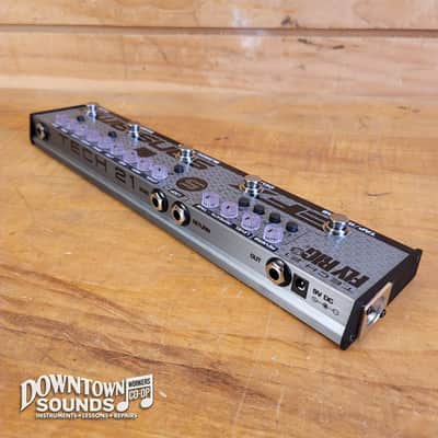 Tech 21 Fly Rig 5 v2 Multi-FX Pedal with Power Supply image 4