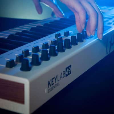 Arturia KeyLab Essential 61 image 9