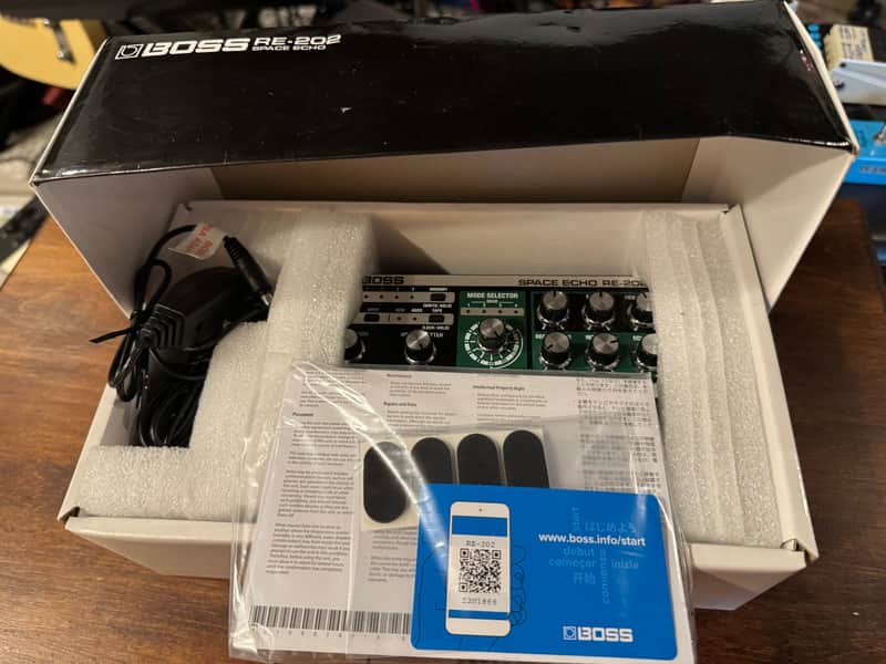 Boss RE-202 Space Echo 2022 - Present - Black / Green image 1