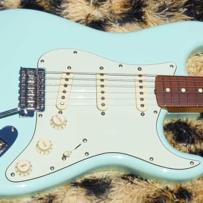 Surf Green Fender Vintera '60s Stratocaster (2020) w Pau Ferro Fretboard 2019 - 2023 image 19