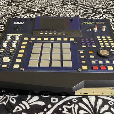 Akai MPC4000 (Not Working)! For parts only!