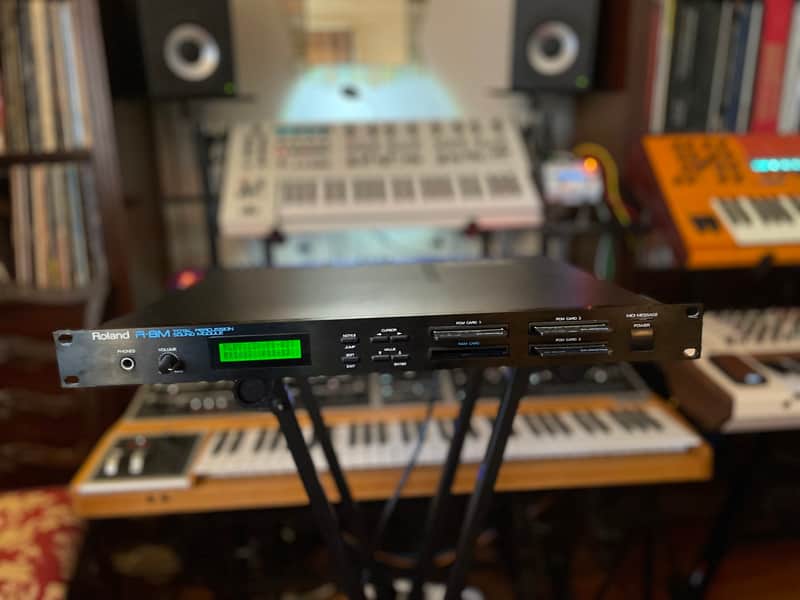 Roland R-8M Total Percussion Sound Module
