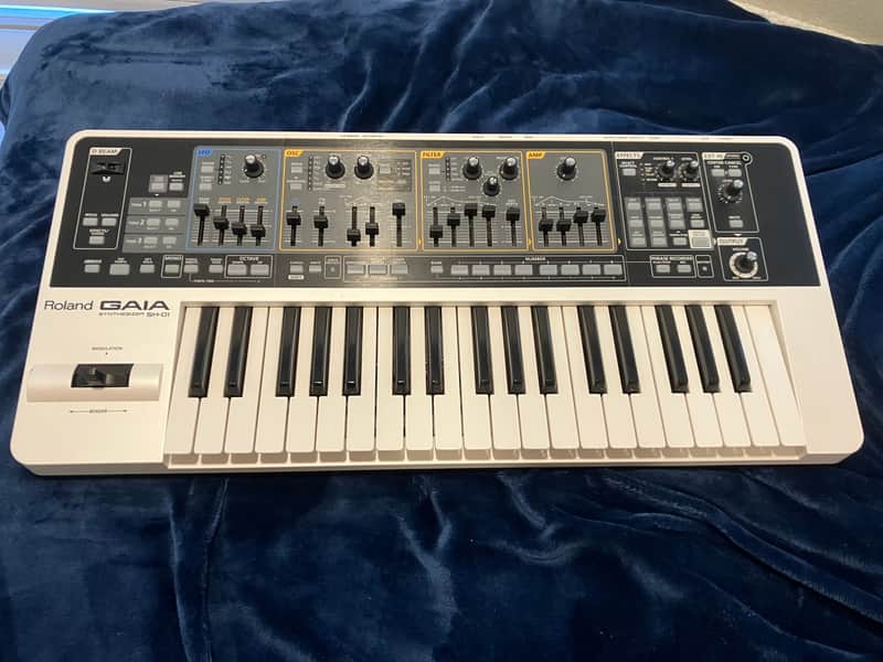 Roland SH-01 GAIA 37-Key Digital Synthesizer | Reverb Canada