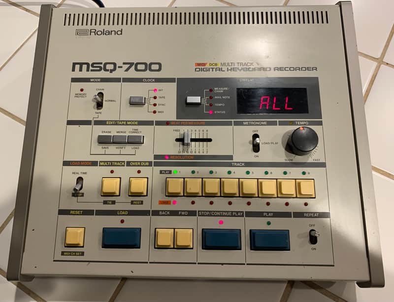 Roland MSQ-700 Multitrack Digital Keyboard Recorder 1984 - 1986 - Beige image 1
