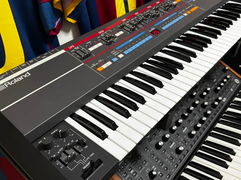 Roland Juno-106 61-Key Programmable Polyphonic Synthesizer 1984 - 1985 - Black image 1