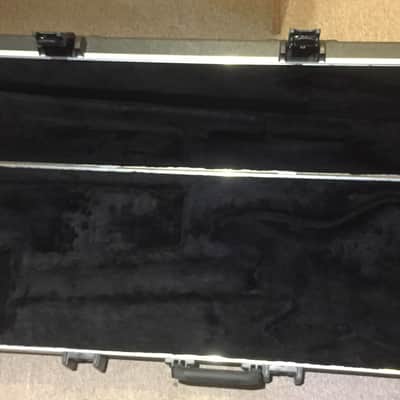Fender Jazz Bass Left Handed Case Black image 2