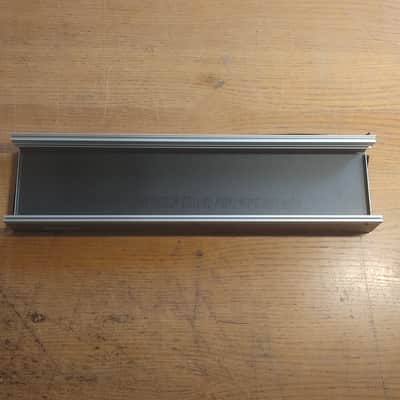 Boîtier Eurorack EOWAVE (104HP) monté avec 2 rails gris + 4 Vis (M5x20) 2022 noir image 1