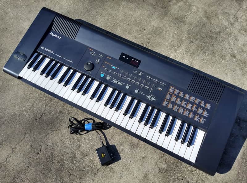 Roland EM-303 Intelligent Synthesizer - Great All-Around Keyboard