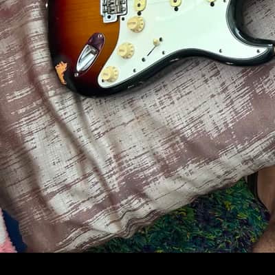 Fender 62’ AVRI Stratocaster with upgraded 69’ CS neck and upgraded pickups 2005 - Sunburst image 3