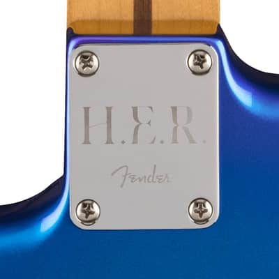 Fender : Limited Edition H.E.R. Stratocaster MN BLU MRLN image 7