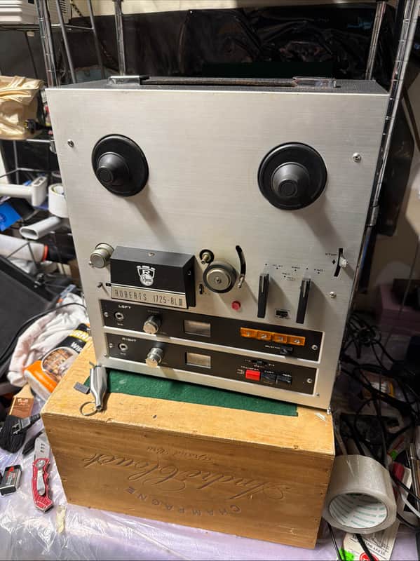 Roberts 1725-8L III Reel to Reel Tape Recorder For Parts Repair image 1