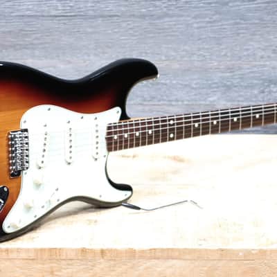 Fender Vintera '60s Stratocaster 3-Color Sunburst Electric Guitar w/Bag image 9