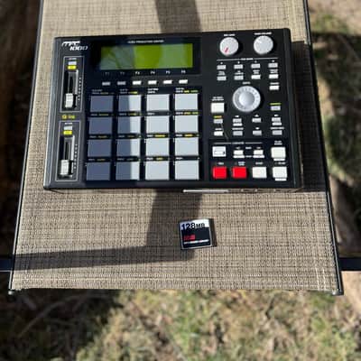 Akai MPC1000 Music Production Center 2004 - 2013 - Black