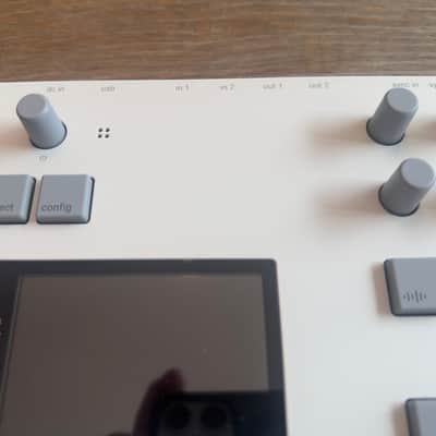 Torso Electronics S-4 – White – Excellent Condition + Decksaver + Carrying Case Bild 5