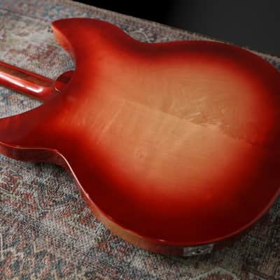 Rickenbacker 330 - 6 String model- Two Toaster pickups - 'R' tailpiece 1967 - Fireglo - One Owner Guitar - VERY CLEAN Bild 12