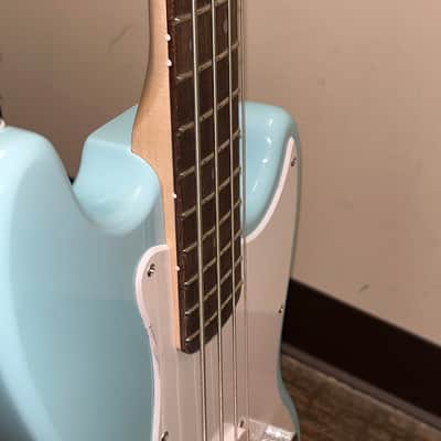 Squier Sonic Bronco Bass Daphne Blue Bild 9