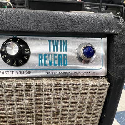 Fender Twin Reverb 2-Channel 100-Watt 2x12" Guitar Combo 1972 - 1976 - Silverface image 2