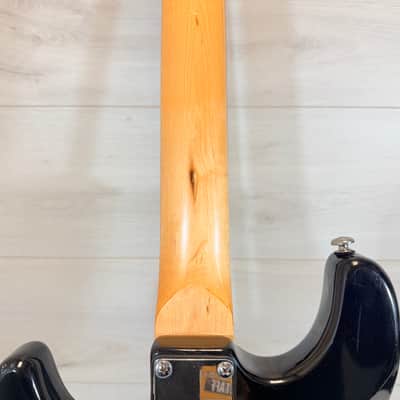 Silvertone Samick Silvertone S-Style Electric Guitar Black Rosewood Fingerboard Late 1980s to Early 1990s image 8