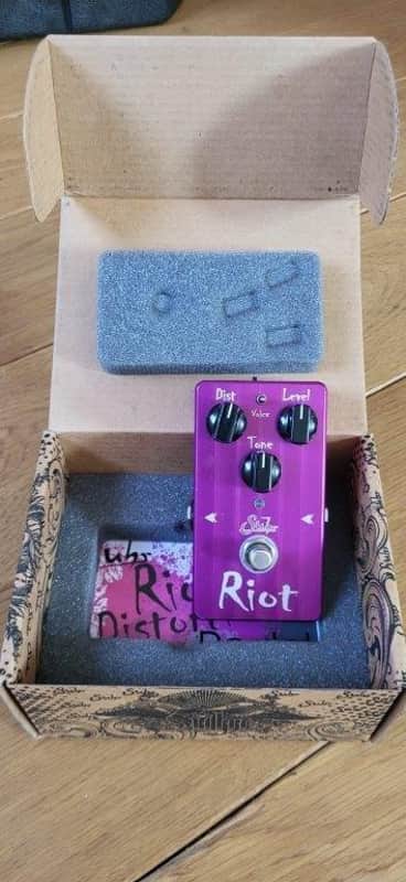 Suhr Riot