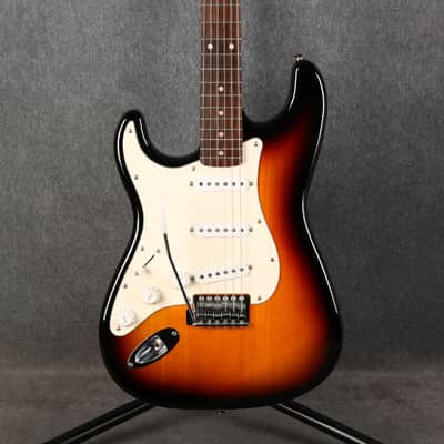 Squier Affinity Stratocaster - Left Handed - 3 Tone Sunburst - 2nd Hand image 3