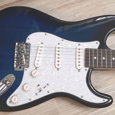 2025  Elite ® Strat Pro Style Electric Guitar "Blue Sunburst" & Hot Z-Mule Pickups® Gilmour Mod'd image 3