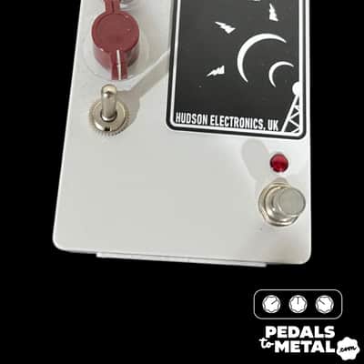 Hudson Electronics Broadcast-AP Ariel Posen Signature 2019 - Present - White X13214 image 3