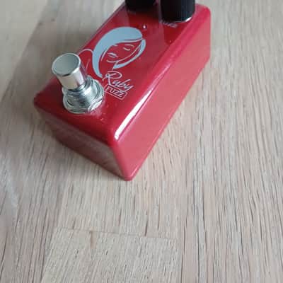 Red Witch Seven Sisters Ruby Fuzz image 4