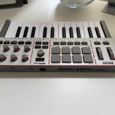 Akai MPK Mini MKIV 25-Key MIDI Controller (Grey) image 5