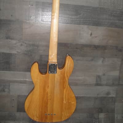 Peavey T40 Bass Guitar image 6