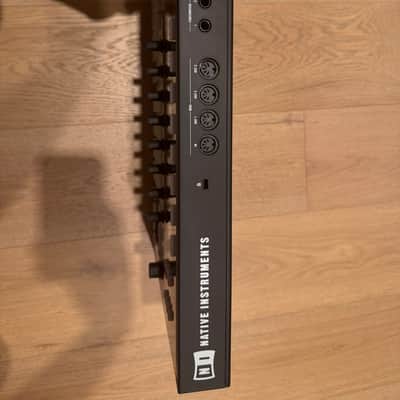 Native Instruments Maschine Studio Black (2017) — Complete in Box + Transferable Registration image 5