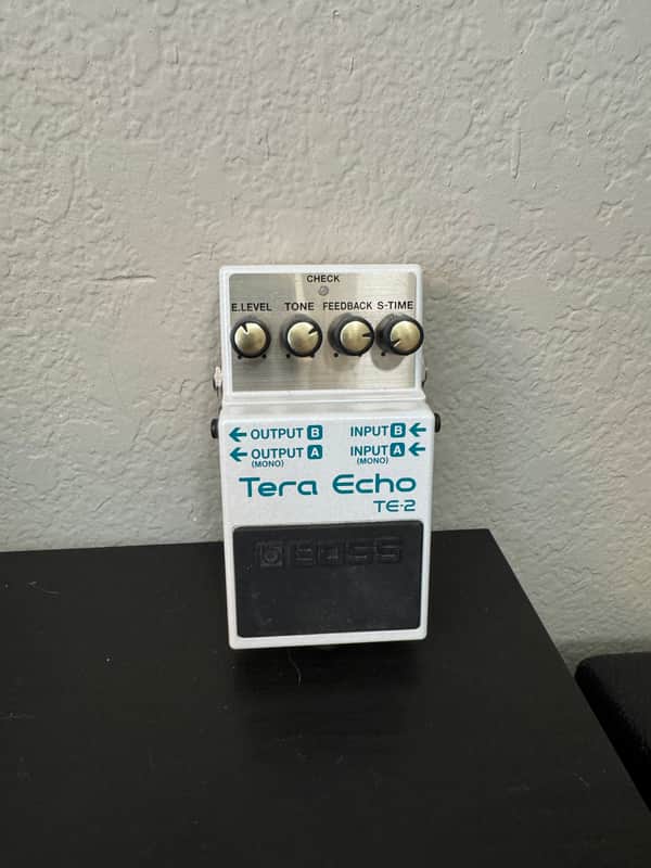 Boss TE-2 Tera Echo 2013 - Present - White
