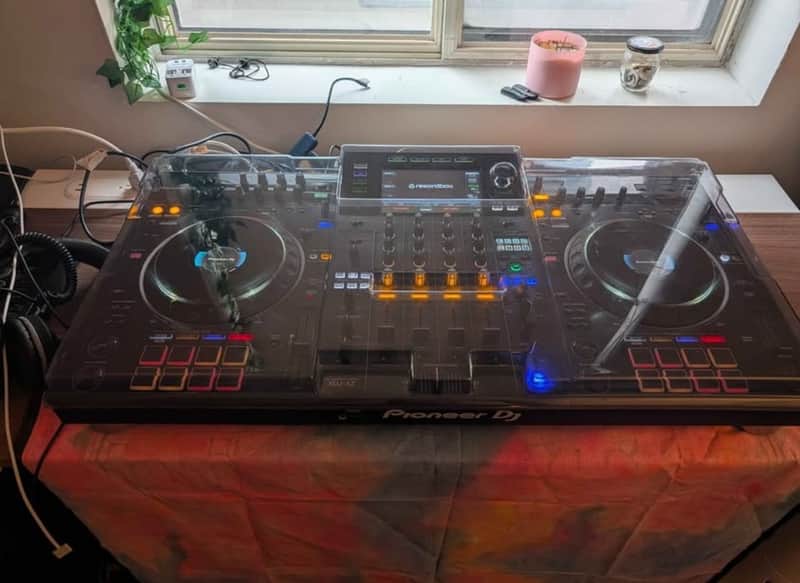 Pioneer XDJ-XZ 4-Channel Rekordbox / Serato All-In-One DJ System