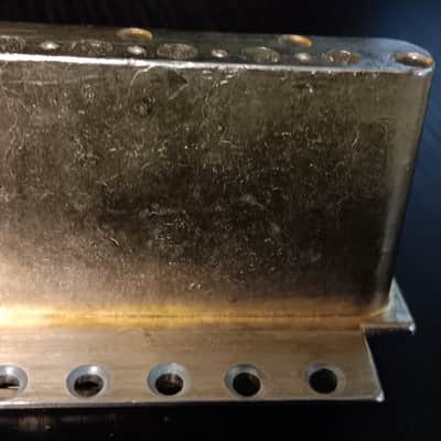 Unbranded Strat tremolo gold vintage spacing 1 piece image 3