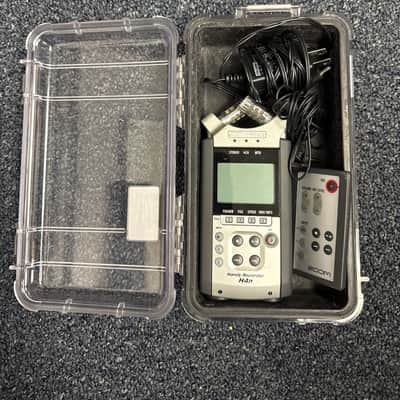 Zoom H4N Handy Recorder - includes AC adapter, wired remote, 16GB SD card, and Pelican 1060 Case image 1