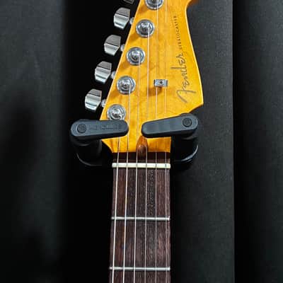 Fender American Ultra Stratocaster with Rosewood Fretboard 2019 - 2025 - Ultraburst image 5
