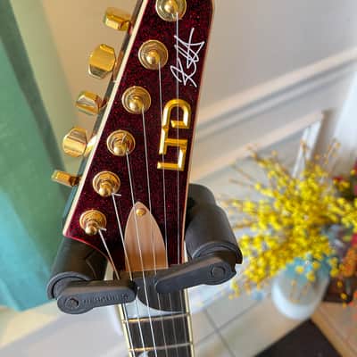ESP LTD KH-V Red Sparkle – Kirk Hammett Signature | EMG Bone Breakers | ESP Deluxe Case image 7