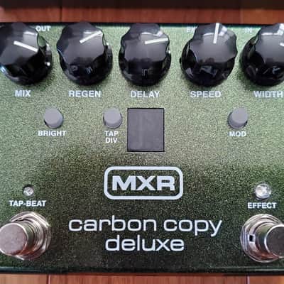 MXR M292 Carbon Copy Deluxe Analog Delay 2017 - Present - Green image 1