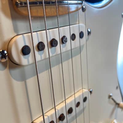 Fender American Standard Stratocaster with Rosewood Fretboard 2008 - 2016 - 3-Color Sunburst image 8