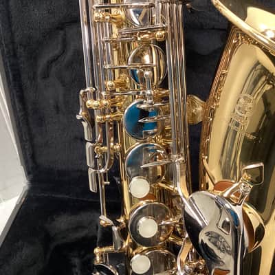 Yamaha YAS-26 Standard Alto Saxophone image 4