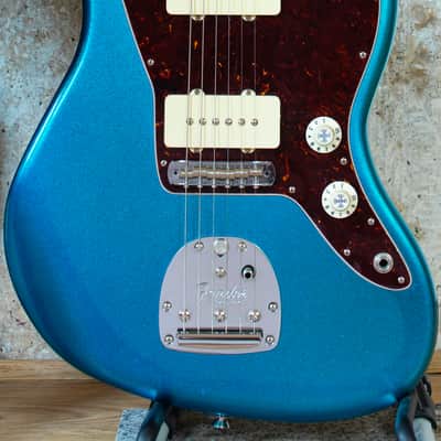 Fender USA American Professional Jazzmaster Blue Sparkle Metallic offset guitar - AVRI neck - p90 image 3