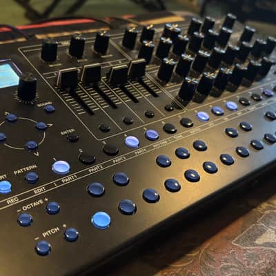Roland SH-4D Polyphonic Desktop Synthesizer 2023 - Present - Black image 2