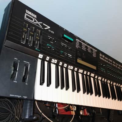 Yamaha DX7IID 16-Voice Synthesizer 1986 - 1989 - Black image 2