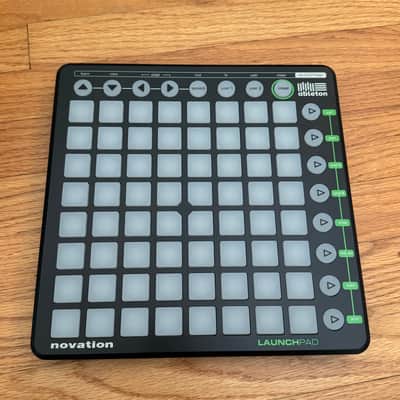Novation Launchpad MKI Pad Controller 2009 - 2014 - Black image 2