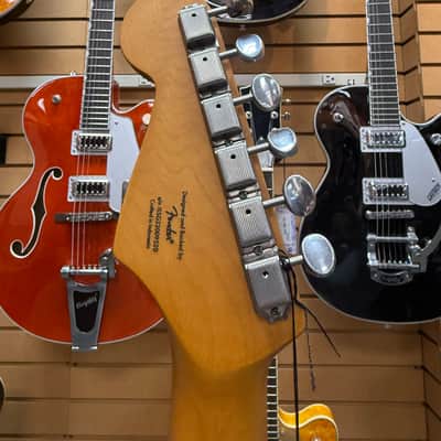 Squier Classic Vibe 40th Anniversary - Satin Sonic Blue image 5
