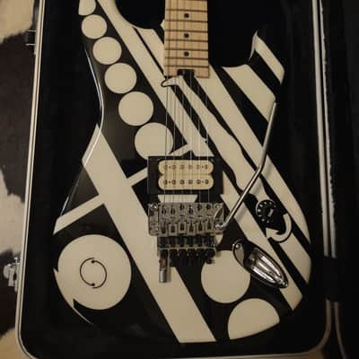 2014 EVH/Fender Striped Series "Circles/See Ya Later" 1st Run Eddie Van Halen UNCHAINED Gloss Finish- w/Gator Case image 8